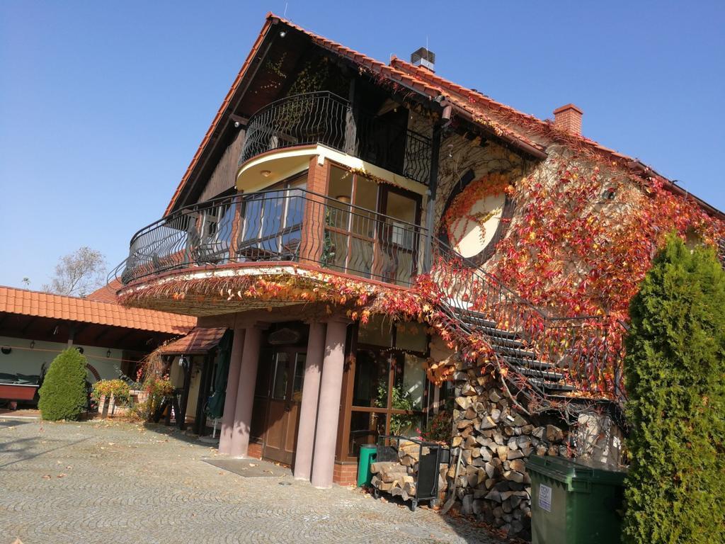 Podkowa Modliszow Villa Exteriör bild